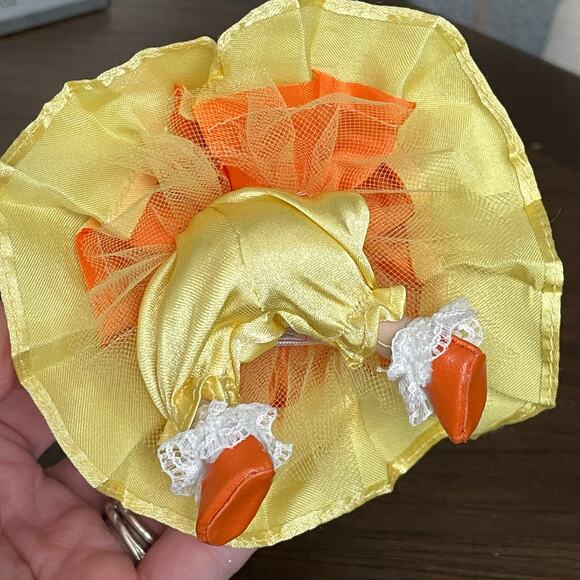 Marie Osmond Candy Corn Too Sweet Doll 5" 2008 Red Hair Orange Yellow Dress READ - Picture 14 of 14